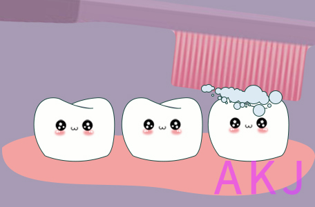 牙齿敏感，刷牙又流血？牙医教你解决一早刷牙流血的问题